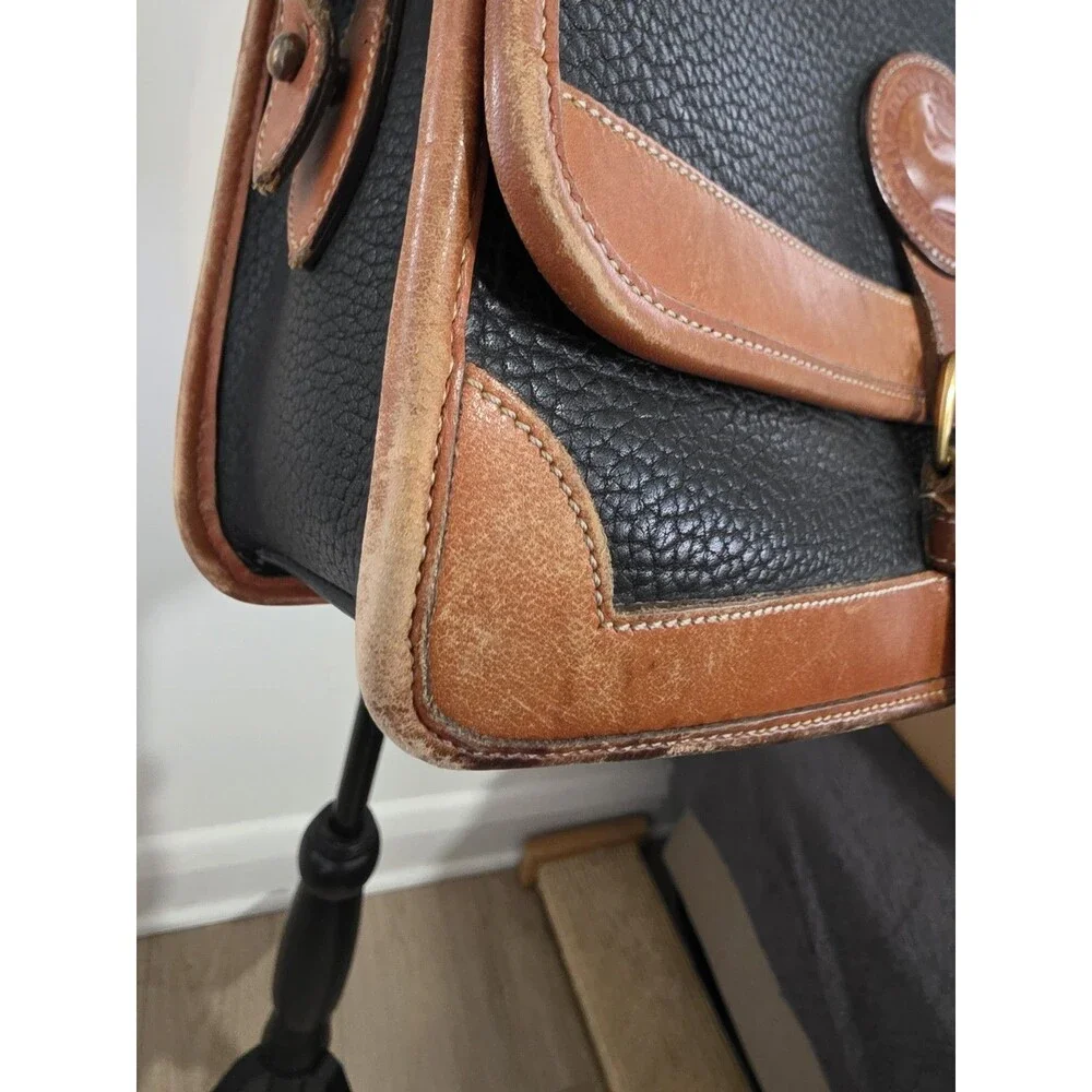 Very Vintage Dooney & Bourke All Weather Leather Crossbody ShoulderBag GuC